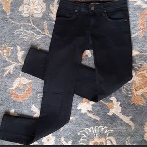 Cute black Burberry jeans! 27x34